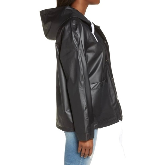 UGG Women’s Rain Jacket Medium New - Picture 4 of 13